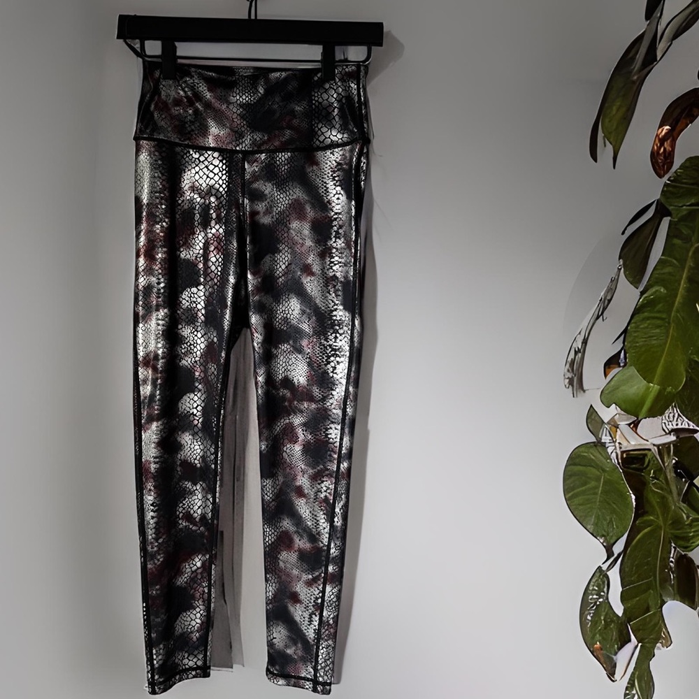 Women’s Mono B Foil Snake Print High-Waisted Leggings